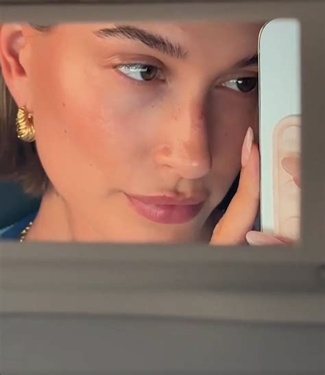 hailey bieber eyelashes.